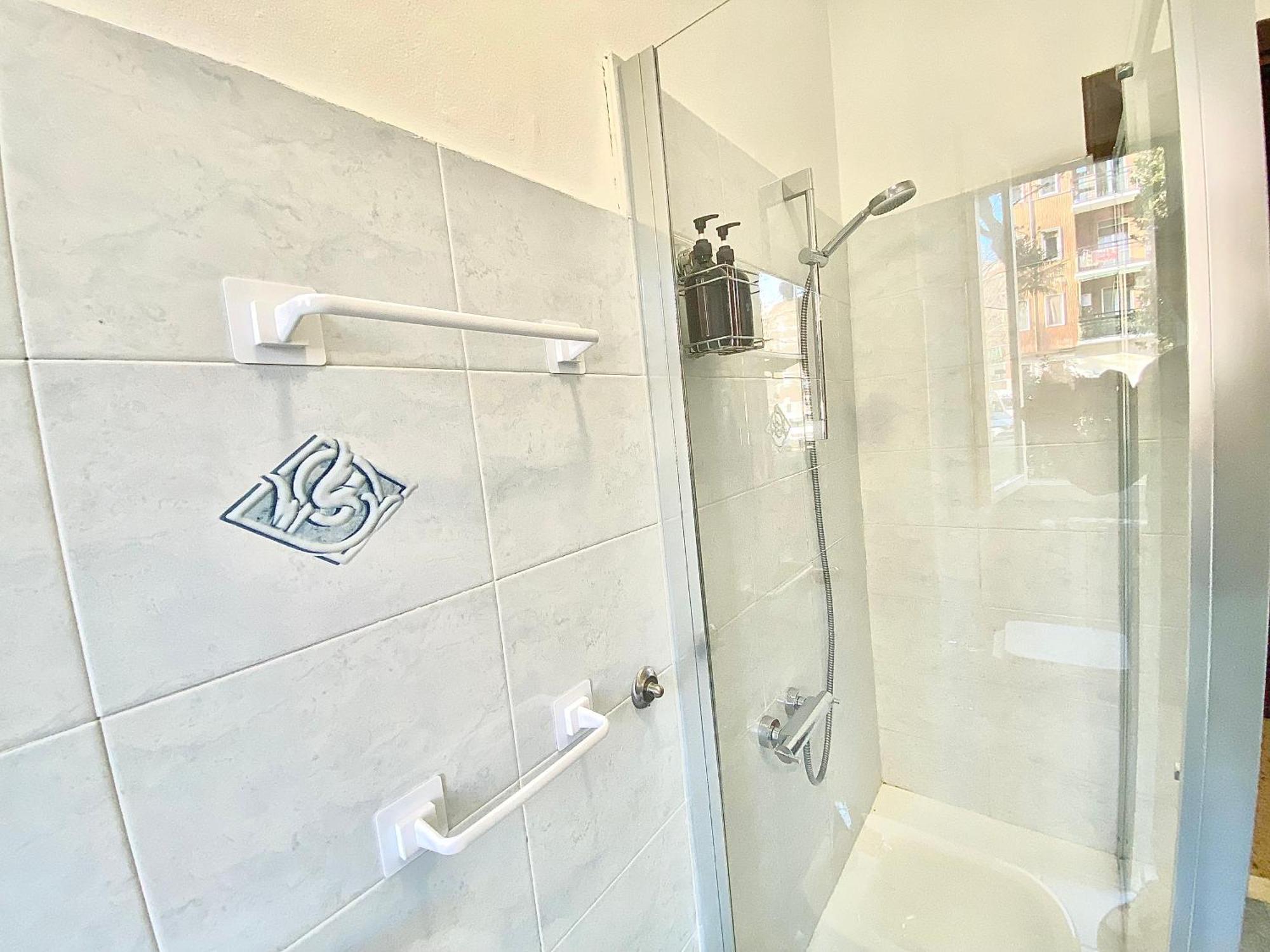 Apartament Navigli Style, Tra Metropolitana Famagosta, Comfort E Modernita Mediolan Zewnętrze zdjęcie