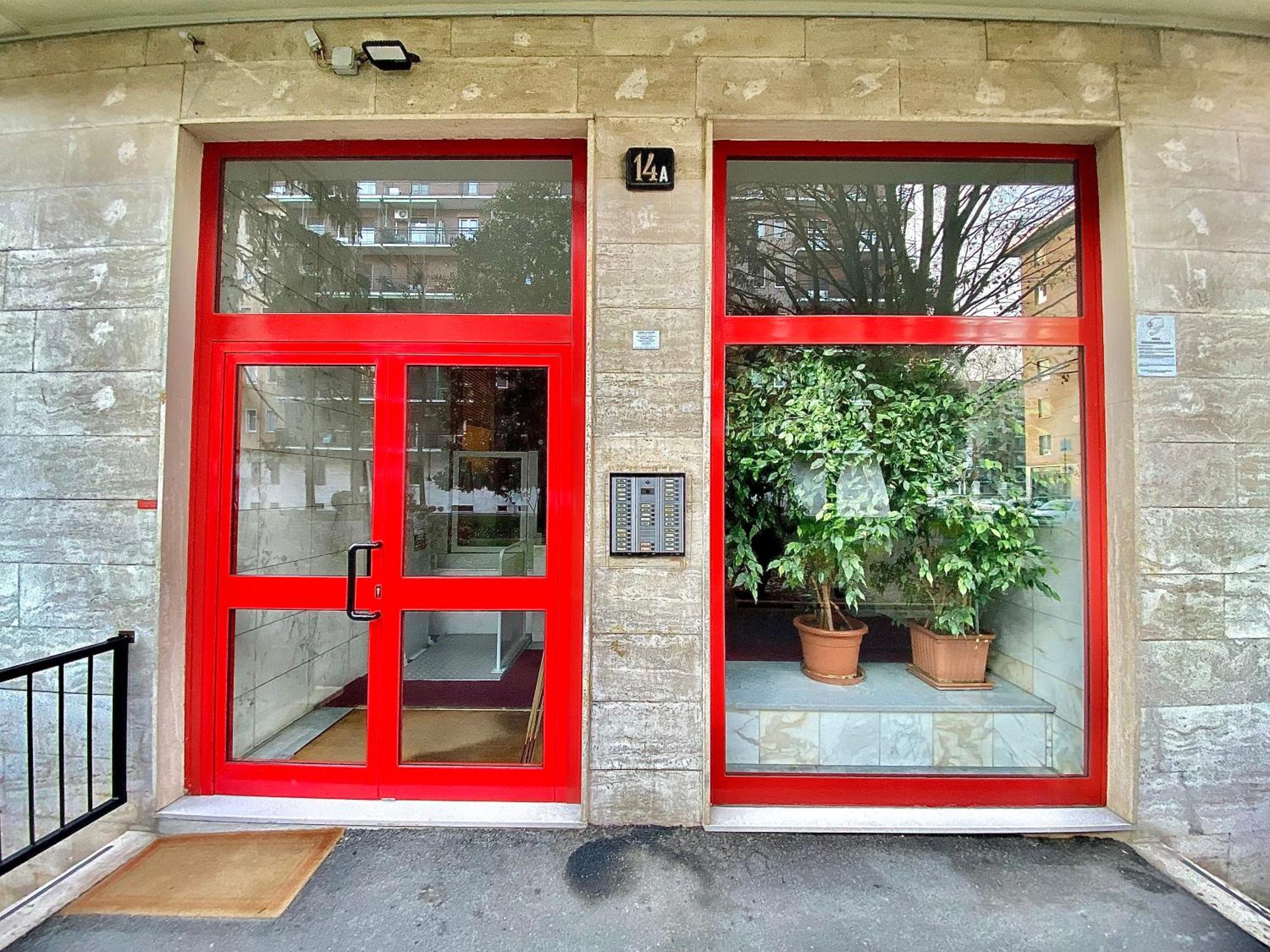 Apartament Navigli Style, Tra Metropolitana Famagosta, Comfort E Modernita Mediolan Zewnętrze zdjęcie